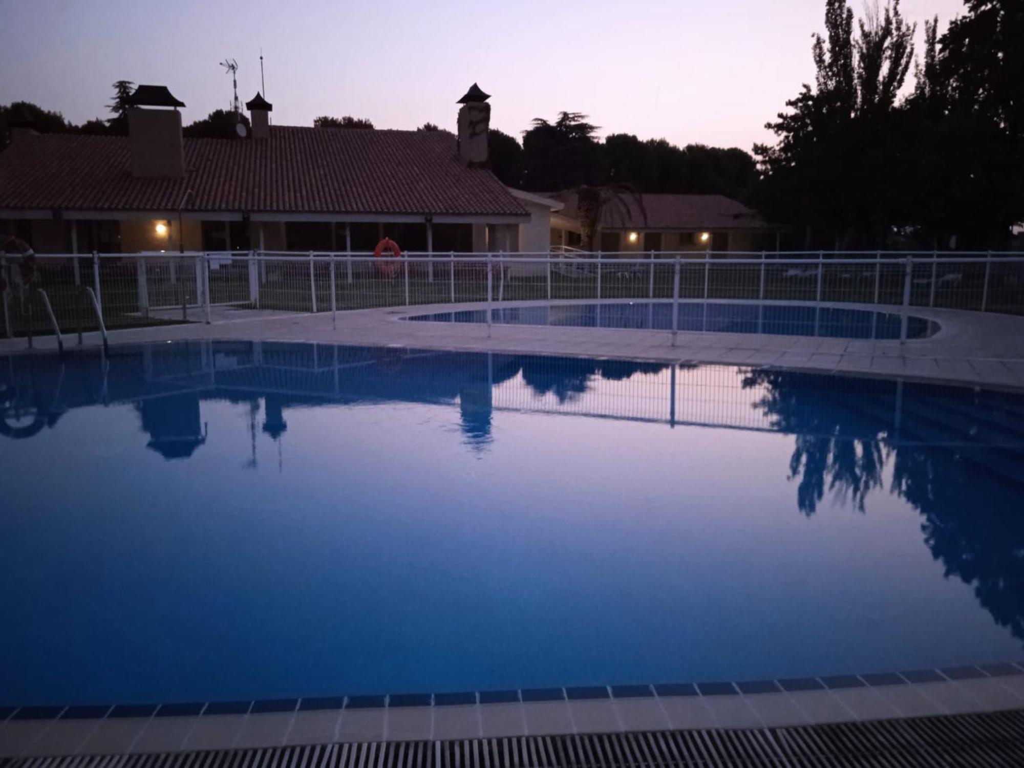 Albergue Zaragoza Camping Exterior foto