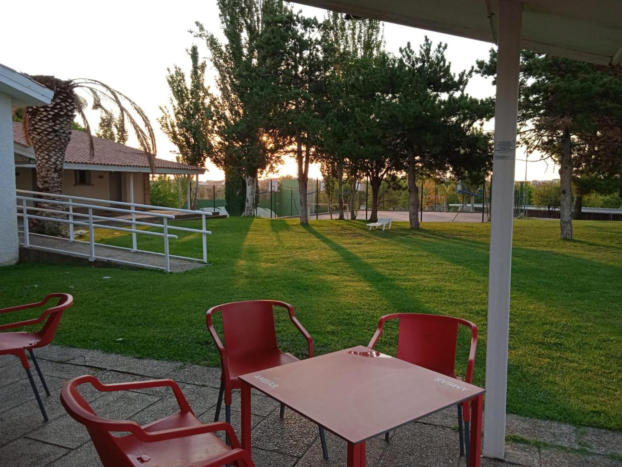 Albergue Zaragoza Camping Exterior foto