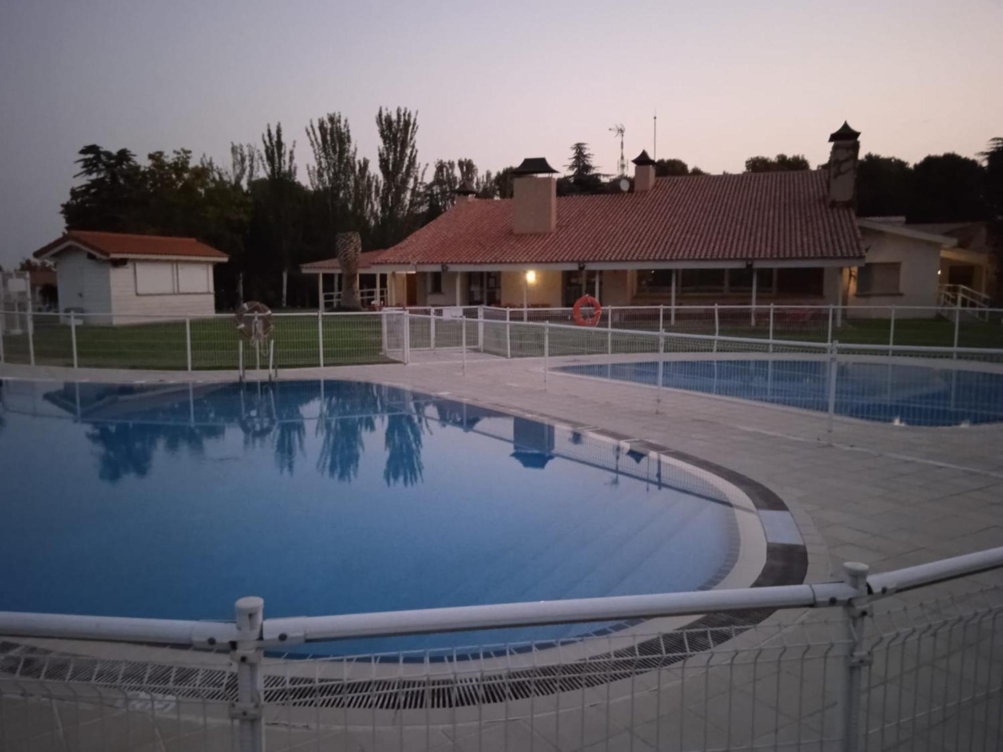Albergue Zaragoza Camping Exterior foto